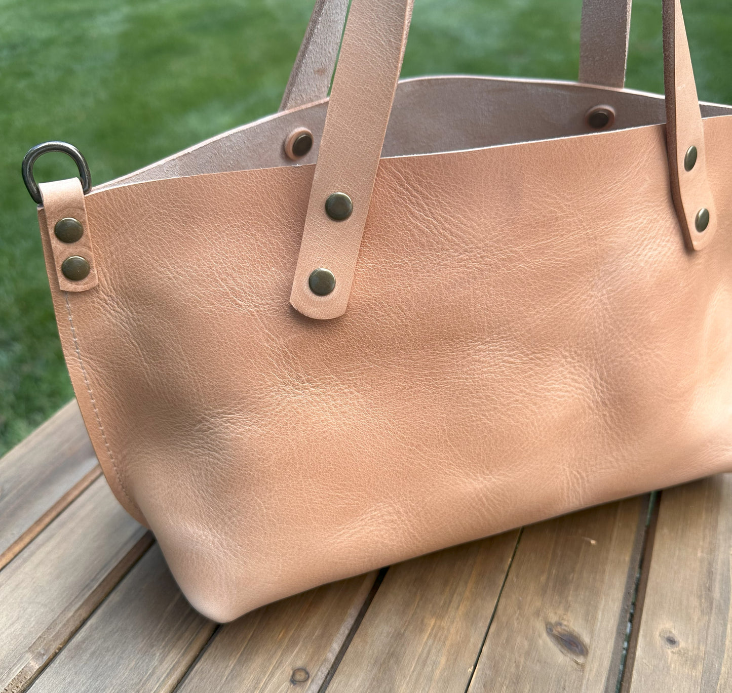 Leather Herrington Handbag Splenda Natural Leather and Splenda Natural Leather handles with Antique Brass Hardware squirescanvascreations.com