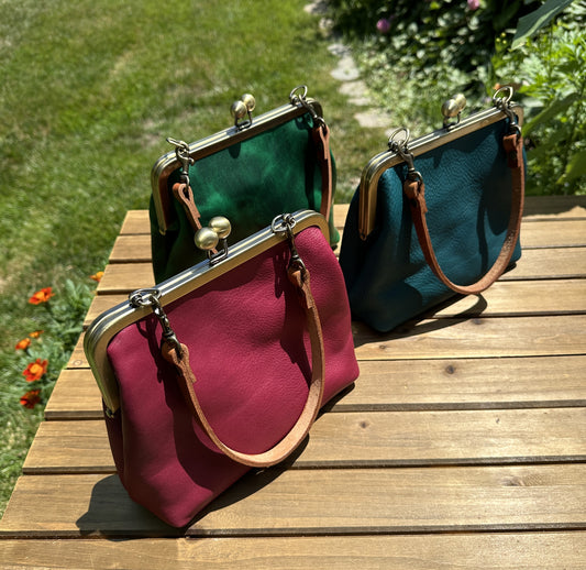 Leather Princess Anne Kiss Lock Purse