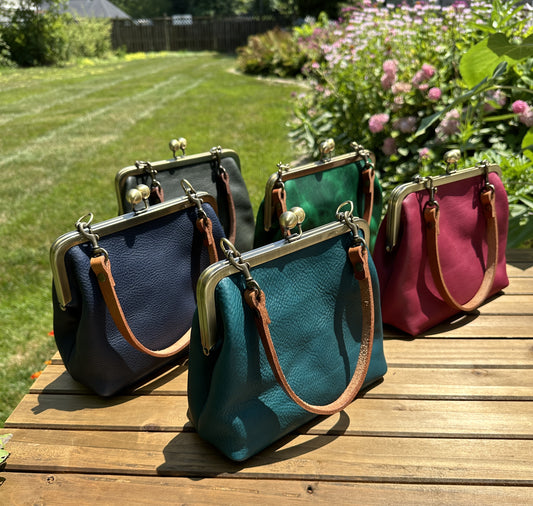 Leather Princess Anne Kiss Lock Purse