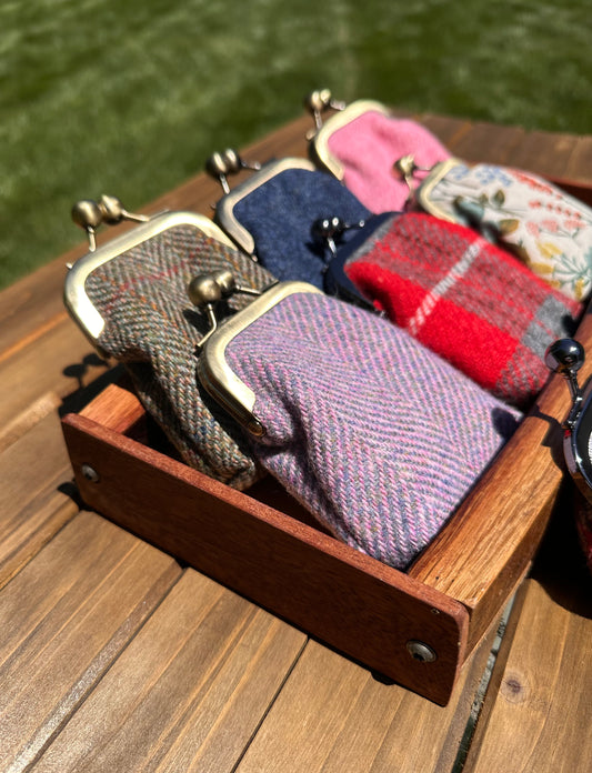 Aberdeen Kiss Lock Pouch