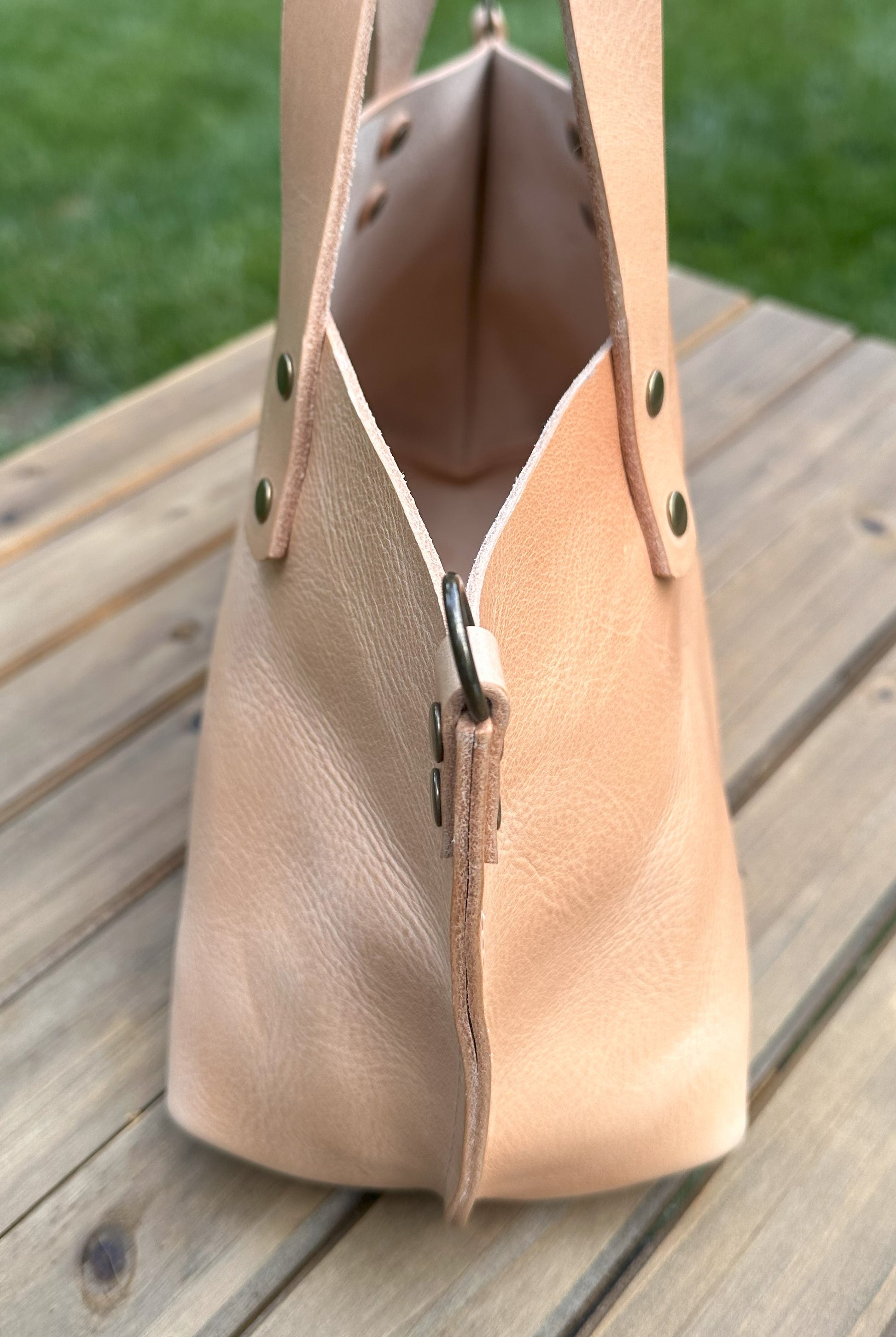 Leather Herrington Handbag Splenda Natural Leather and Splenda Natural Leather handles with Antique Brass Hardware squirescanvascreations.com