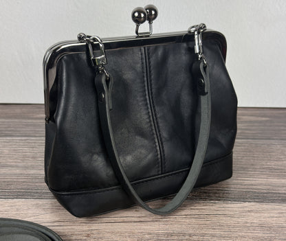 Leather Princess Anne Kiss Lock Purse