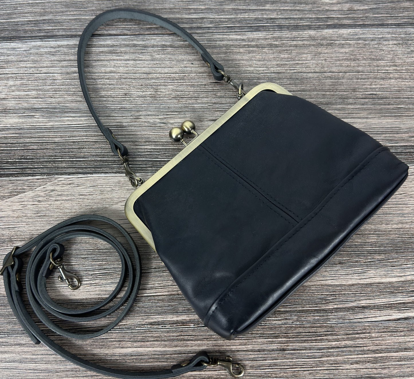 Leather Princess Anne Kiss Lock Purse