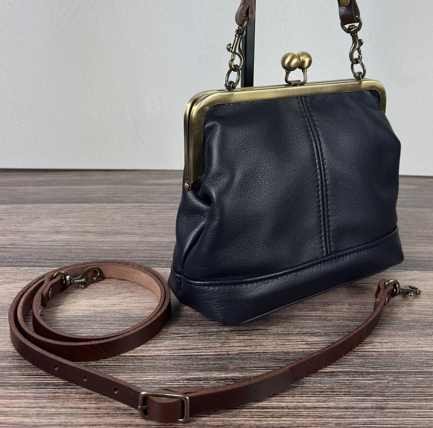 Leather Princess Anne Kiss Lock Purse