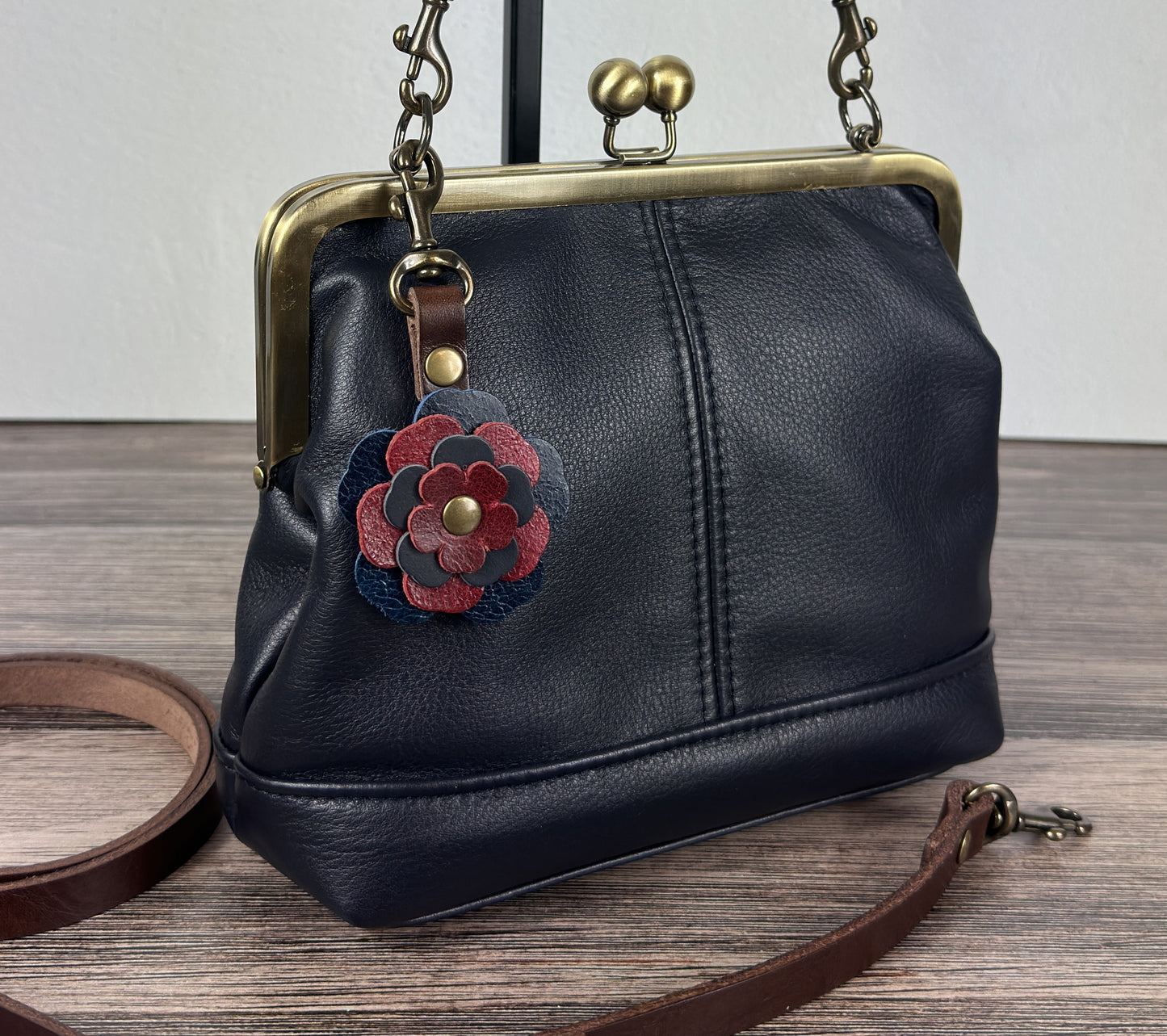 Leather Princess Anne Kiss Lock Purse