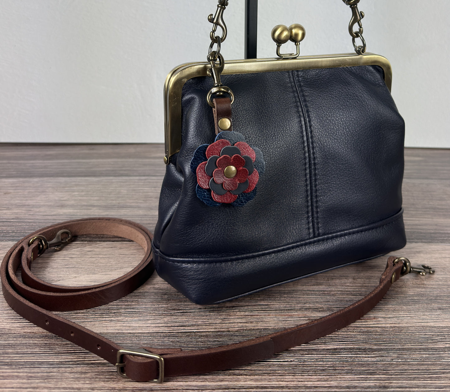 Leather Princess Anne Kiss Lock Purse