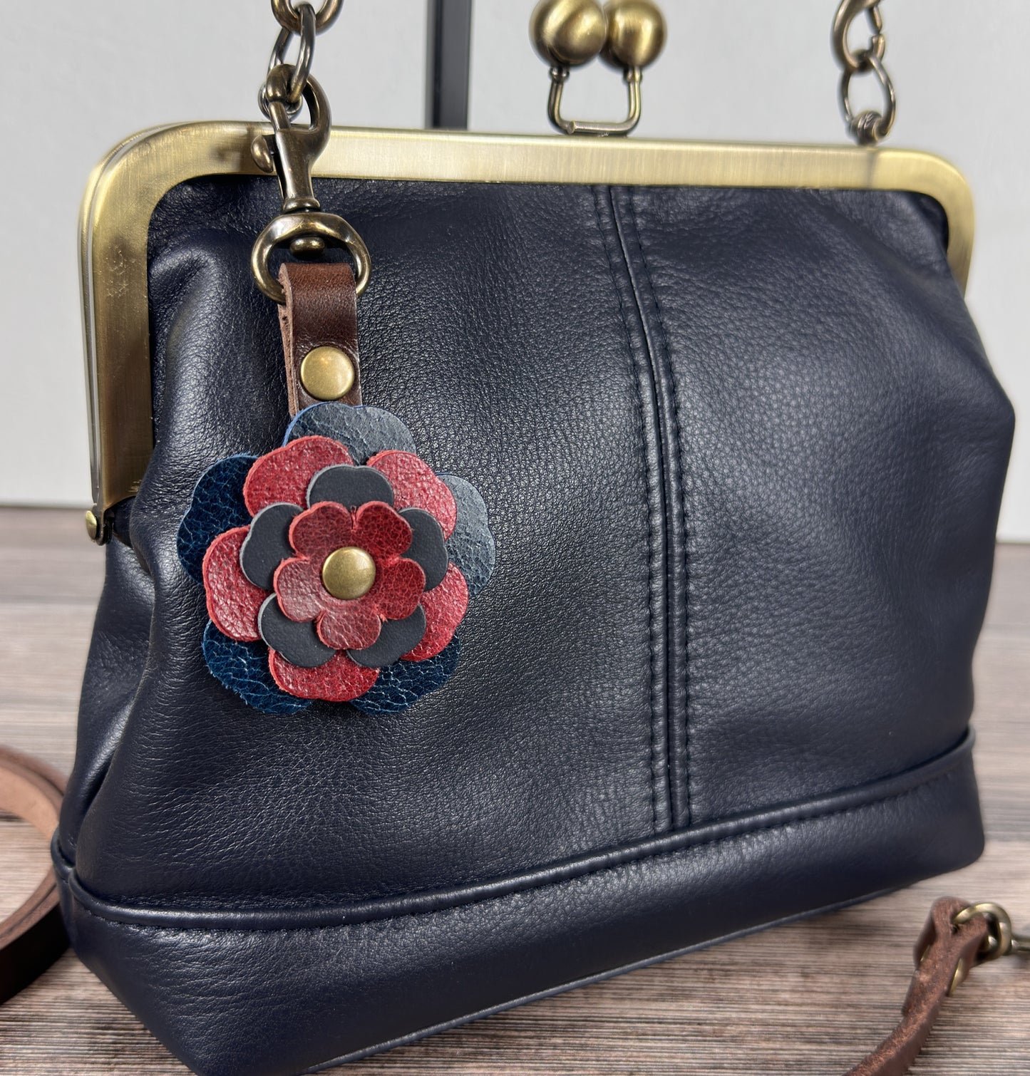 Leather Princess Anne Kiss Lock Purse