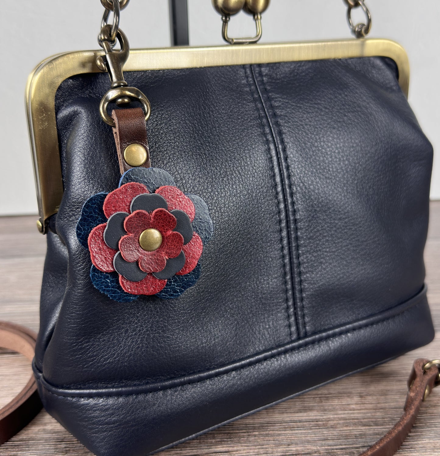Leather Princess Anne Kiss Lock Purse