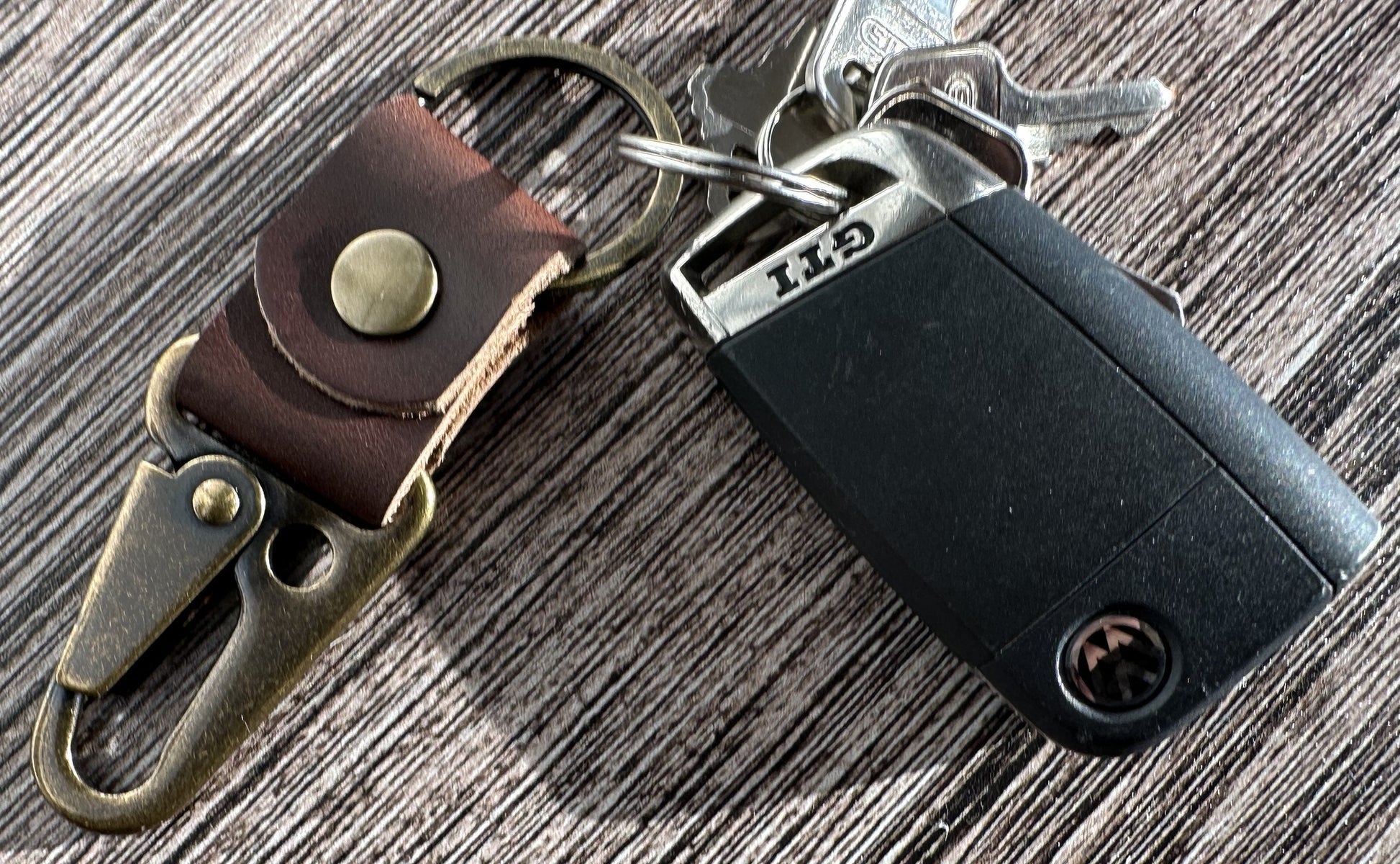 Men's Women's Gun Metal Black & Leather Clip Keychain Car Key Ring